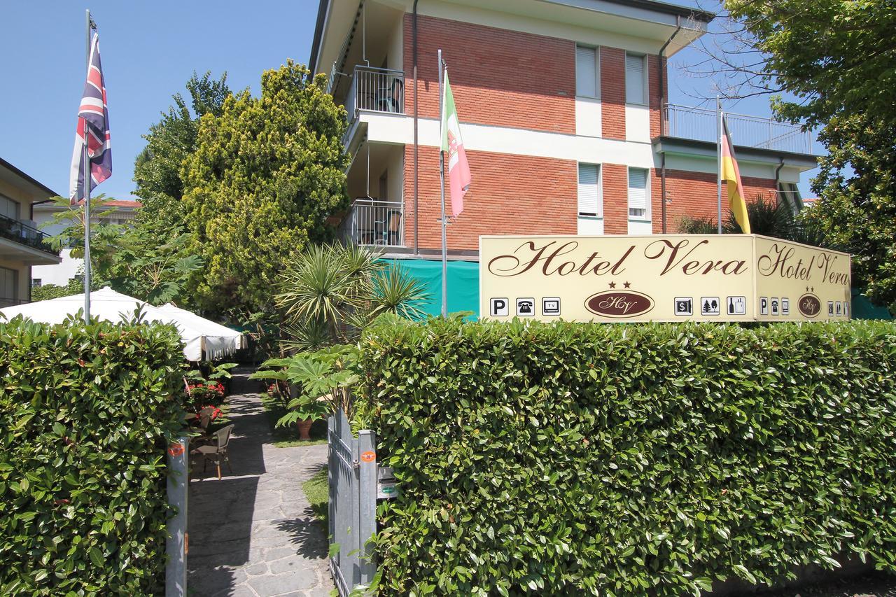 Hotel Vera Marina di Massa Bagian luar foto